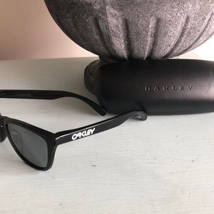 Oakley Frogskin glasses